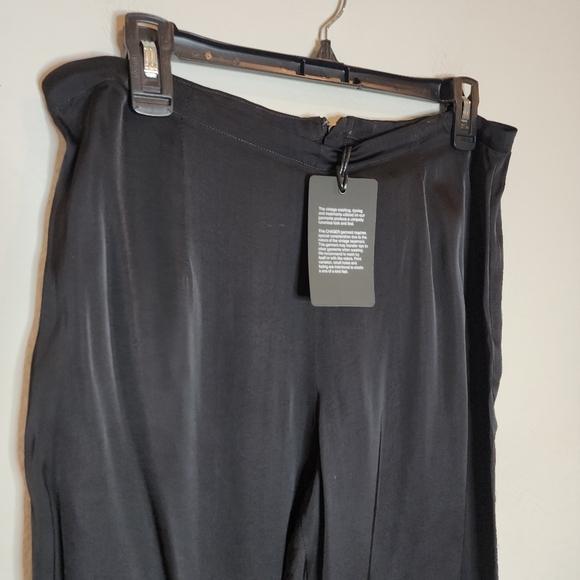 NWT Chaser Wideleg Crop Blacl Lightweight Flowy Pants Size Medium. - Picture 12 of 13